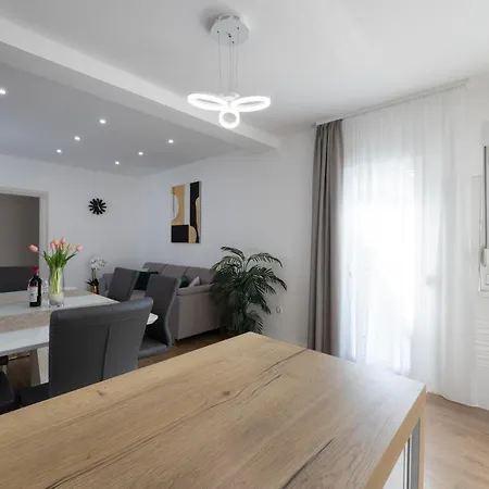 Tinel Apartman